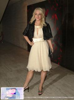 Lindsay Lohan feet photo thumbnail