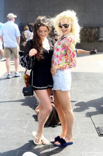 Pixie Lott feet photo thumbnail