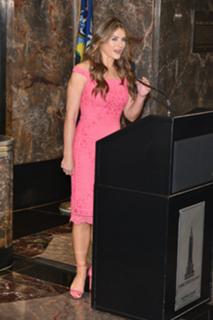 Elizabeth Hurley feet photo thumbnail