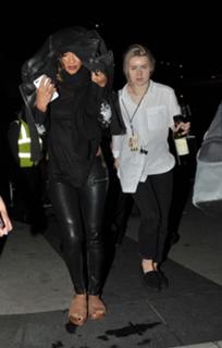 Nicole Scherzinger feet photo thumbnail