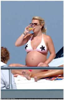 Britney Spears feet photo thumbnail