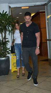 Sofía Vergara feet photo thumbnail