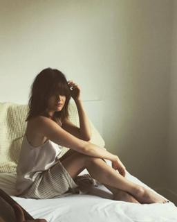 Lucy Hale feet photo thumbnail