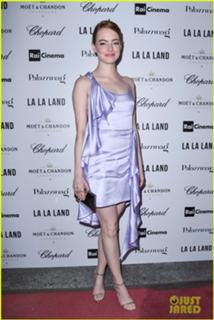 Emma Stone feet photo thumbnail