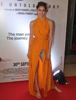 Disha Patani feet photo thumbnail