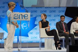 Emma Watson feet photo thumbnail