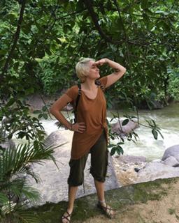 Paris Jackson feet photo thumbnail