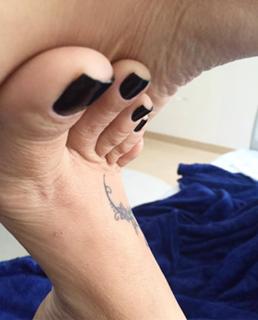 Karin Klemp feet photo thumbnail