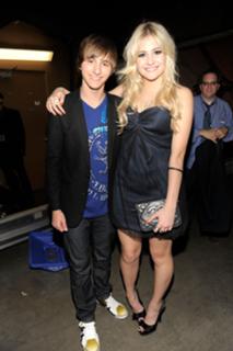Pixie Lott feet photo thumbnail