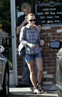 Christina Ricci feet photo thumbnail