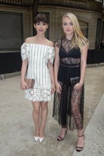 Dakota Fanning feet photo thumbnail