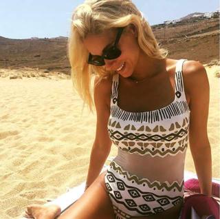 Doukissa Nomikou feet photo thumbnail