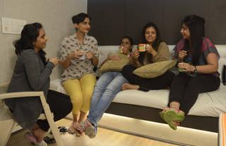 Sonam Kapoor feet photo thumbnail