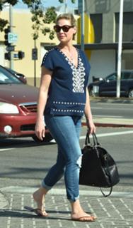 Katherine Heigl feet photo thumbnail