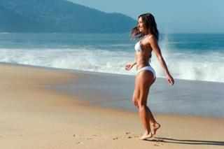 Sabrina Sato feet photo thumbnail