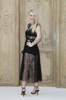 Dakota Fanning feet photo thumbnail