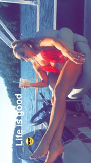 Amanda Saccomanno feet photo thumbnail