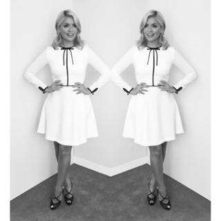 Holly Willoughby feet photo thumbnail
