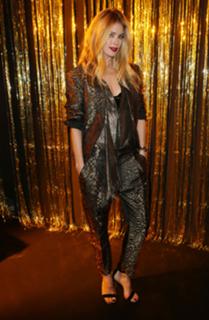 Doutzen Kroes feet photo thumbnail