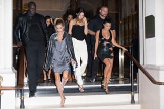 Kendall Jenner feet photo thumbnail