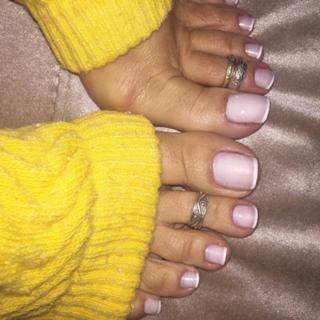 Karin Klemp feet photo thumbnail