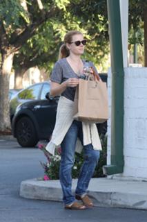 Amy Adams feet photo thumbnail