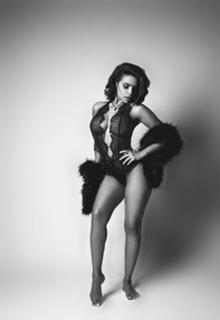 Vida Guerra feet photo thumbnail