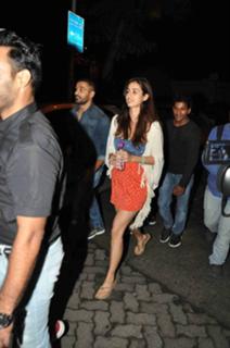 Disha Patani feet photo thumbnail