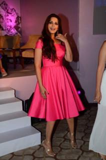 Sonali Bendre feet photo thumbnail