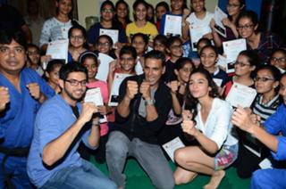 Alia Bhatt feet photo thumbnail