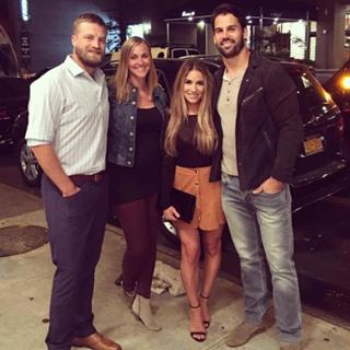 Jessie James Decker feet photo thumbnail