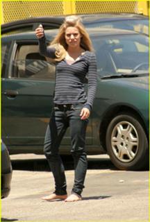 Kristen Bell feet photo thumbnail