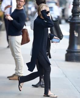Ashley Olsen feet photo thumbnail