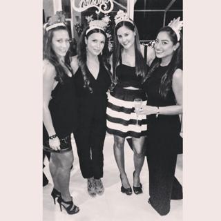 Joy Taylor feet photo thumbnail