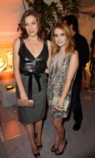 Emma Roberts feet photo thumbnail