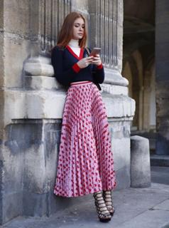 Marina Ruy Barbosa feet photo thumbnail