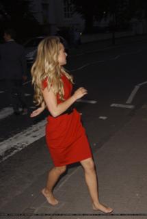 Hayden Panettiere feet photo thumbnail
