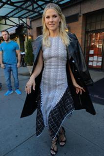 Ali Larter feet photo thumbnail