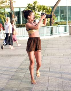 Shenae Grimes-Beech feet photo thumbnail
