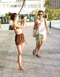Shenae Grimes-Beech feet photo thumbnail