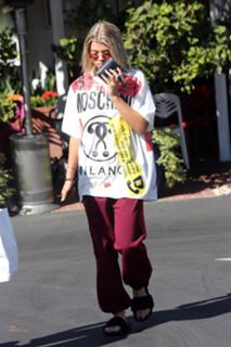 Sofia Richie feet photo thumbnail