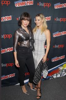 Ali Larter feet photo thumbnail