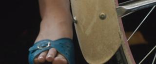 Dakota Fanning feet photo thumbnail