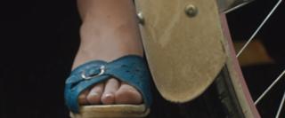 Dakota Fanning feet photo thumbnail