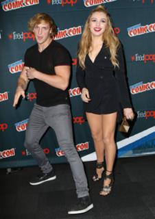 Peyton List feet photo thumbnail