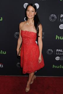 Lucy Liu feet photo thumbnail