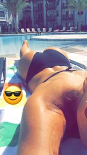 Amanda Saccomanno feet photo thumbnail