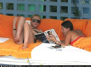 Lindsay Lohan feet photo thumbnail