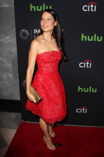 Lucy Liu feet photo thumbnail