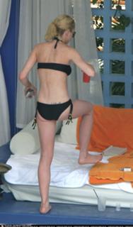 Lindsay Lohan feet photo thumbnail